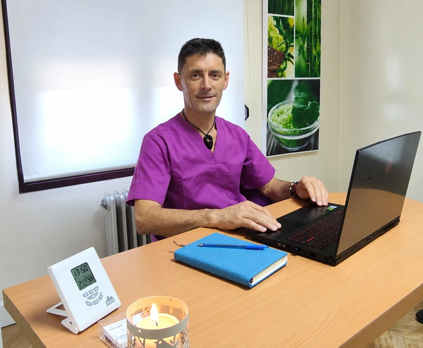Leonel de Sousa en su consulta